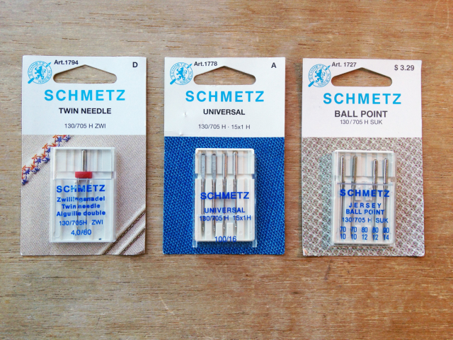 Sewing needle packing with modernist design